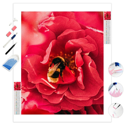 A bee in a rose bush | Diamond Painting
