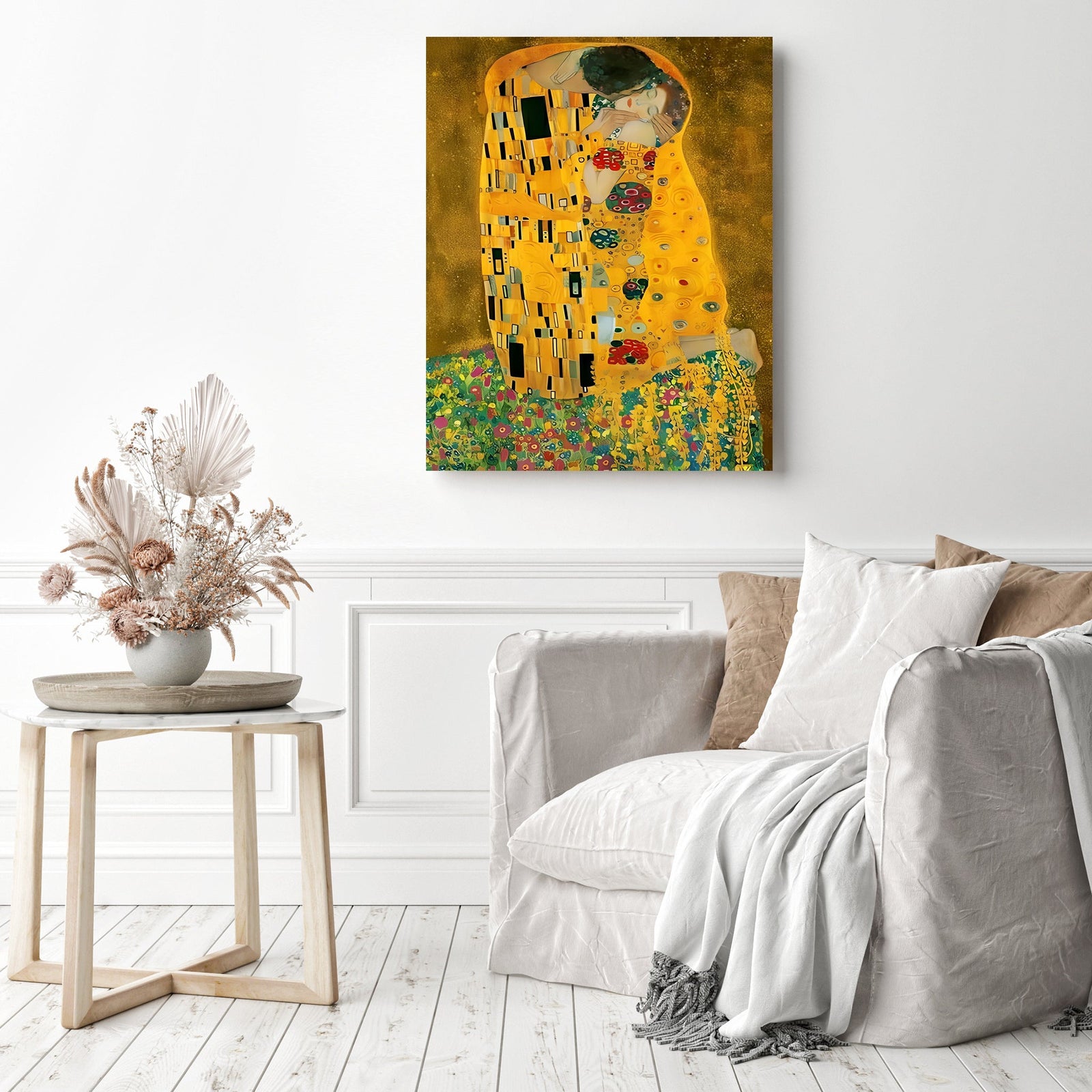 The Kiss - Gustav Klimt | Diamond Painting Displayed as Home Decor