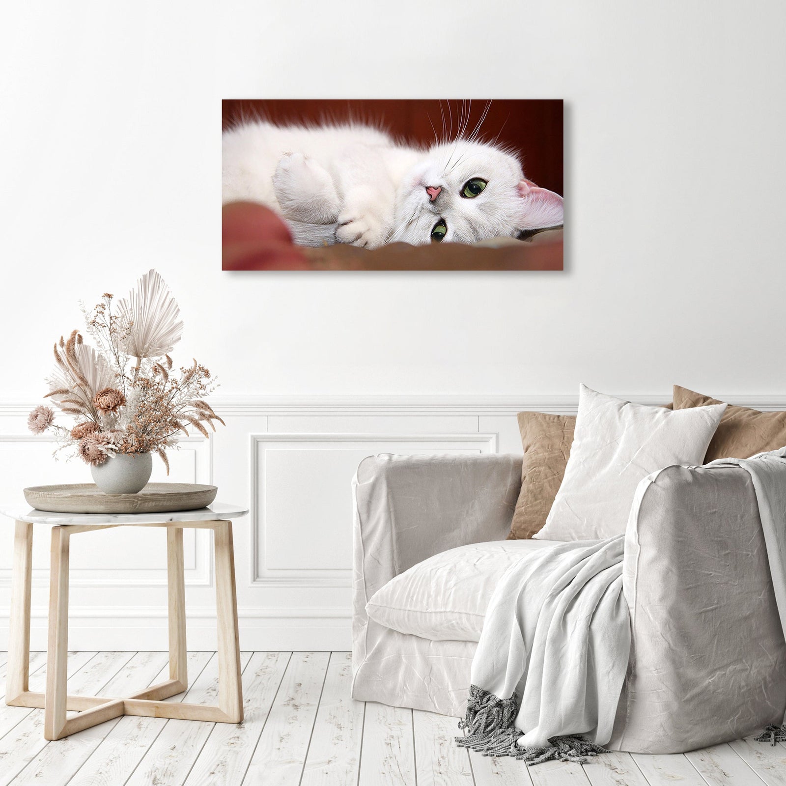 White kitten | Diamond Painting Displayed as Home Decor