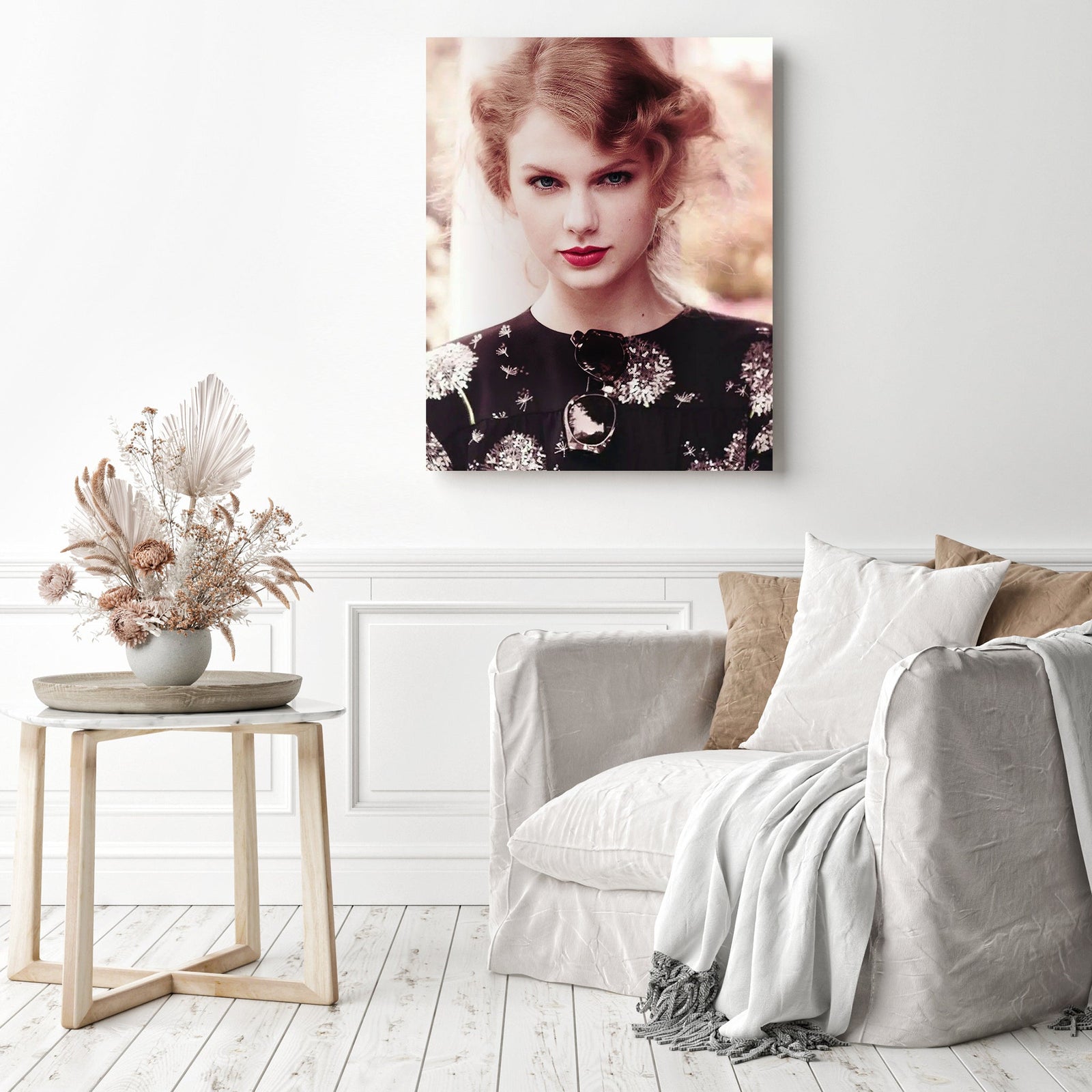 Taylor Swift in Vogue | Diamond Painting Displayed as Home Decor