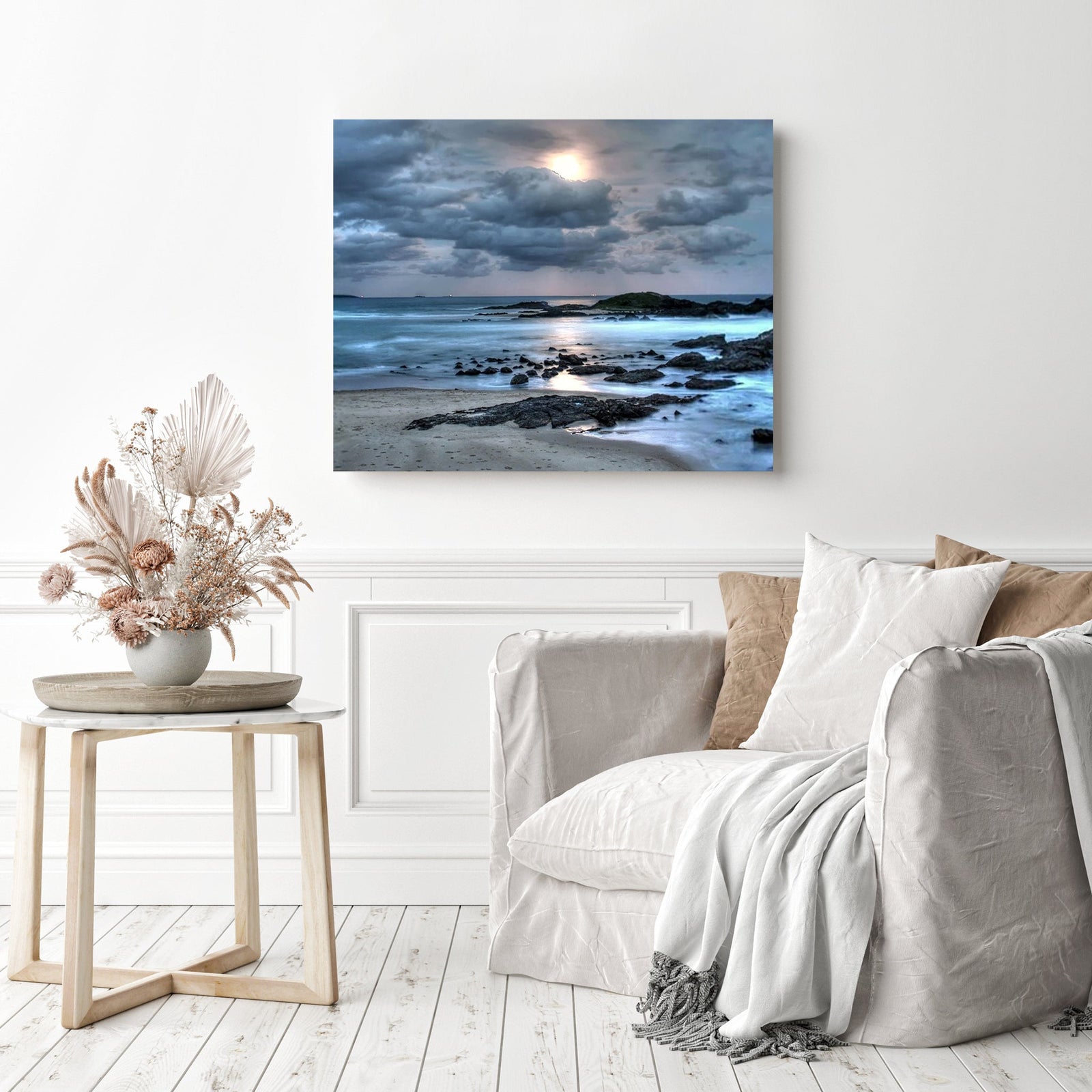 Midnight Moon | Diamond Painting Displayed as Home Decor