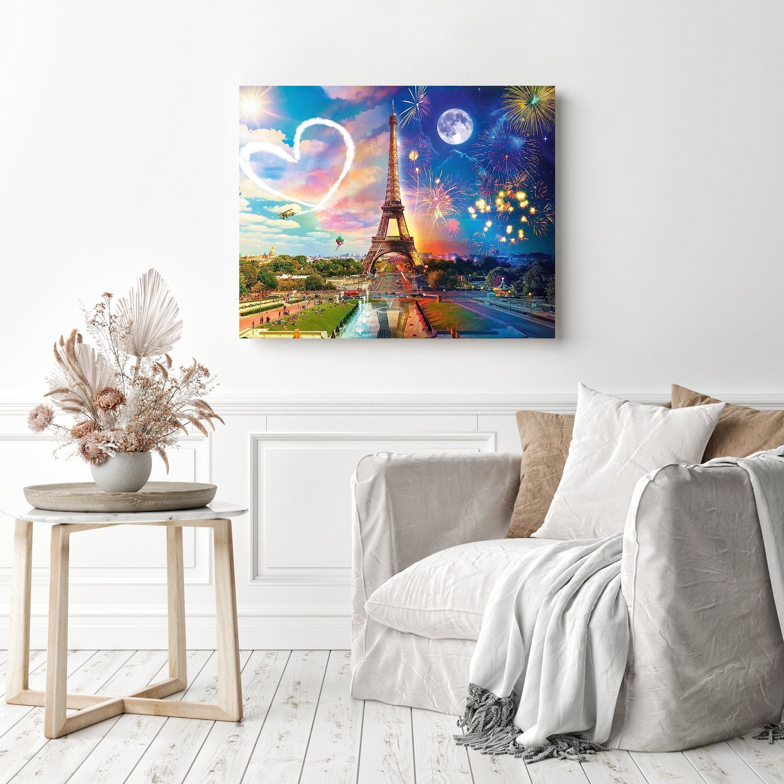 Romantic Eiffel Love | Diamond Painting Displayed as Home Decor