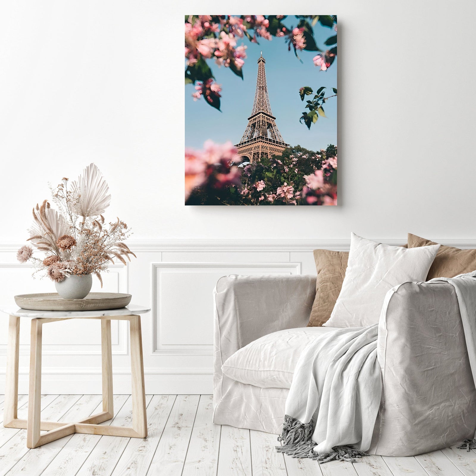 Romantic Paris | Diamond Painting Displayed as Home Decor